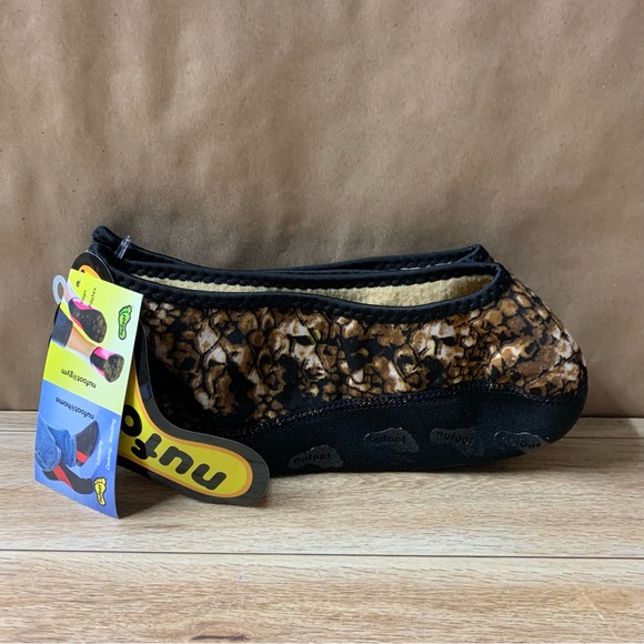 Nufoot Fuzzies Flats Slipper Shoe XL 10 11 Gold Snake Ballet Workout Yoga Travel - Picture 2 of 9